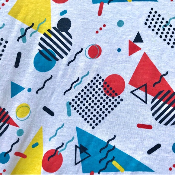 Colorful Geometric Tee🌈 - Picture 2 of 7